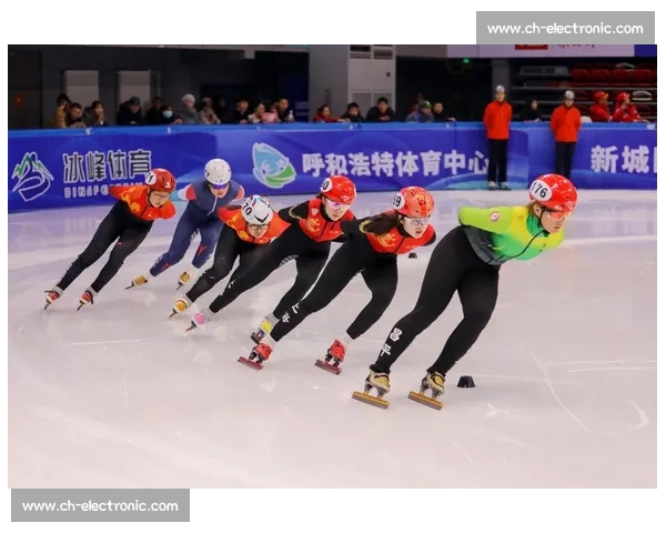 比赛现场气氛紧张激烈观众热情高涨选手拼搏奋战展现精彩瞬间